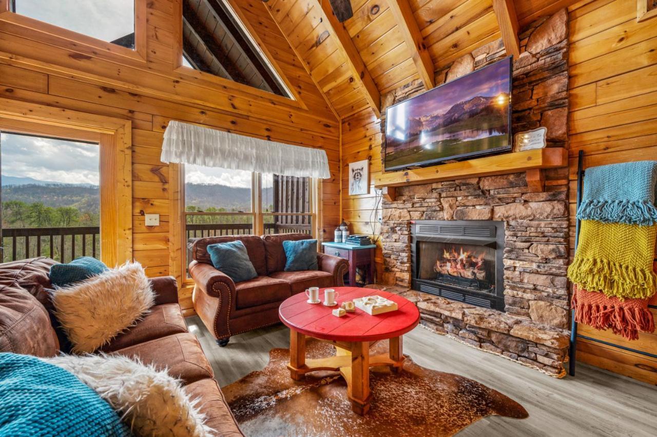 Six-Bedroom House,1465112452:JPEG
